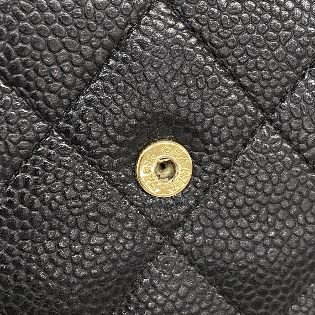【6ie6727】シャネル 長財布 マトラッセ キャビアスキン ブラック ゴールド金具【中古】レディース