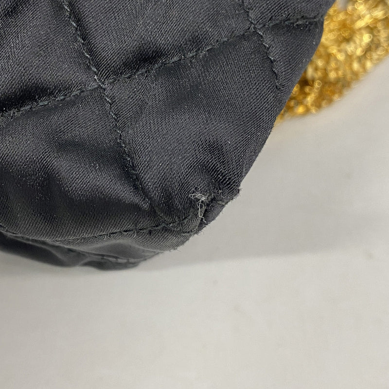 【6ie6755】シャネル ショルダーバッグ マトラッセ チェーンショルダー ナイロン ブラック ゴールド金具【中古】レディース