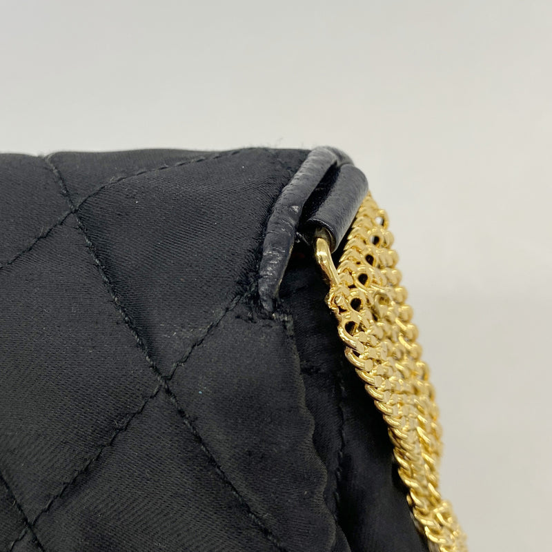 【6ie6755】シャネル ショルダーバッグ マトラッセ チェーンショルダー ナイロン ブラック ゴールド金具【中古】レディース
