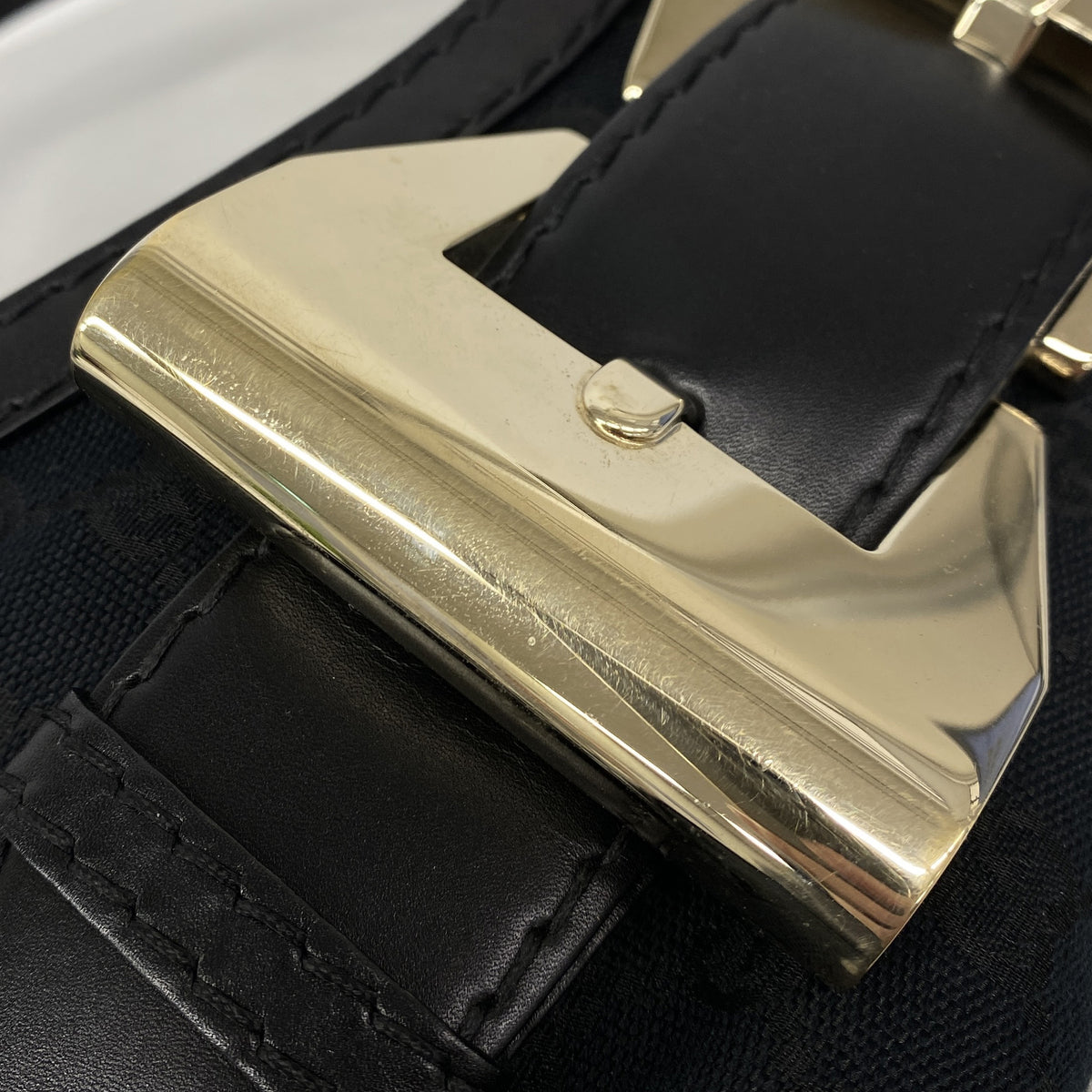 【6ie6757】グッチ ショルダーバッグ GGキャンバス 189885 キャンバス ブラック シャンパンゴールド金具【中古】レディース
