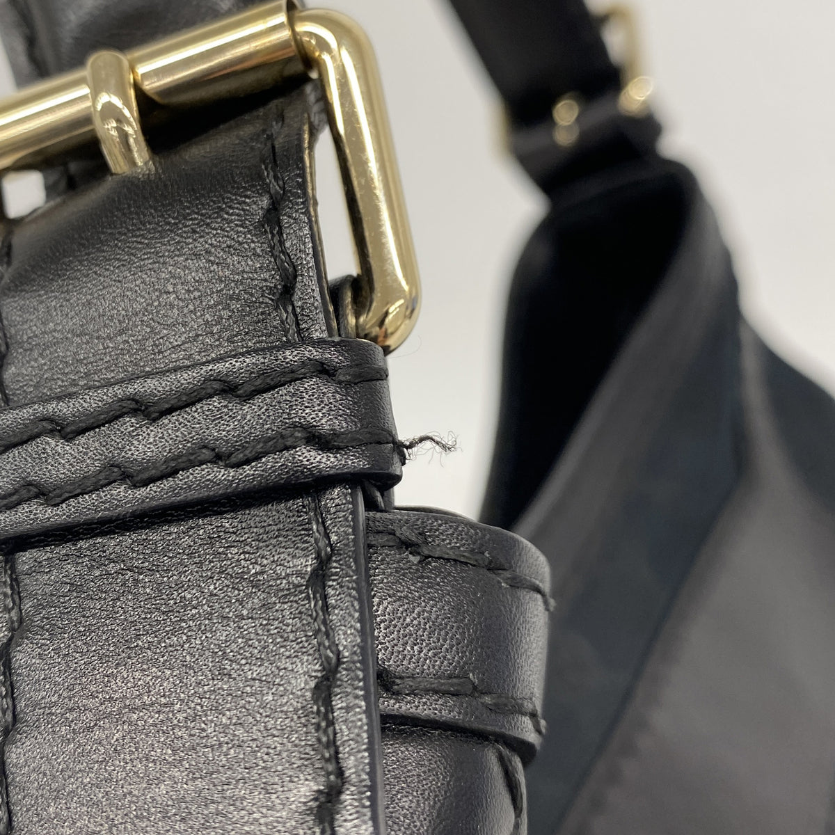 【6ie6757】グッチ ショルダーバッグ GGキャンバス 189885 キャンバス ブラック シャンパンゴールド金具【中古】レディース