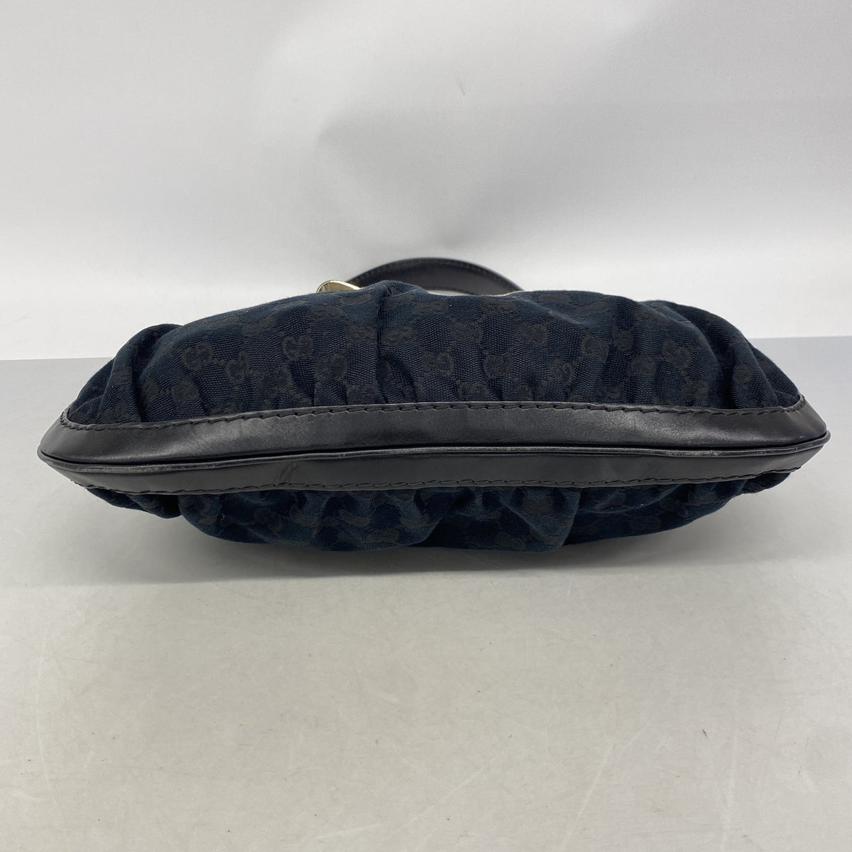 【6ie6757】グッチ ショルダーバッグ GGキャンバス 189885 キャンバス ブラック シャンパンゴールド金具【中古】レディース