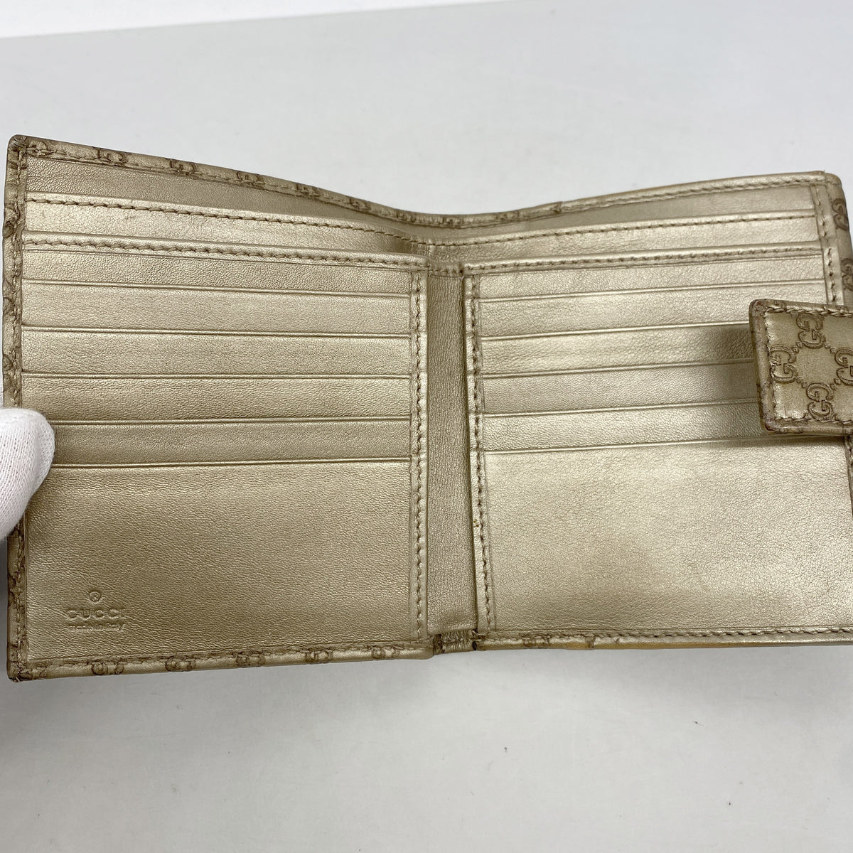 【6ie6758】グッチ 財布 マイクログッチシマ 257015 レザー ベージュ シャンパンゴールド金具【中古】レディース
