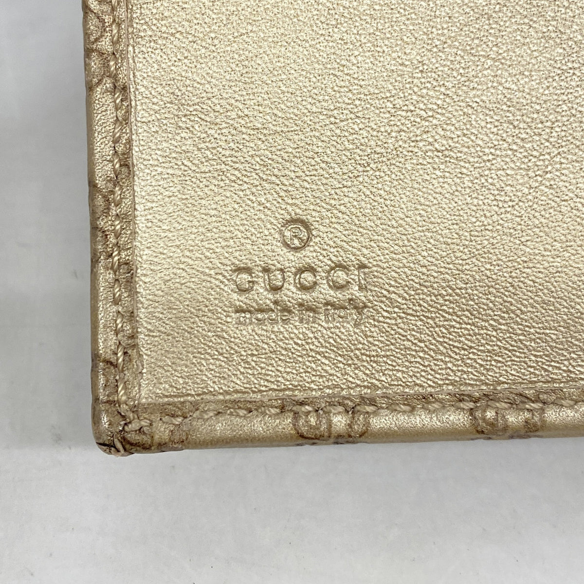 【6ie6758】グッチ 財布 マイクログッチシマ 257015 レザー ベージュ シャンパンゴールド金具【中古】レディース