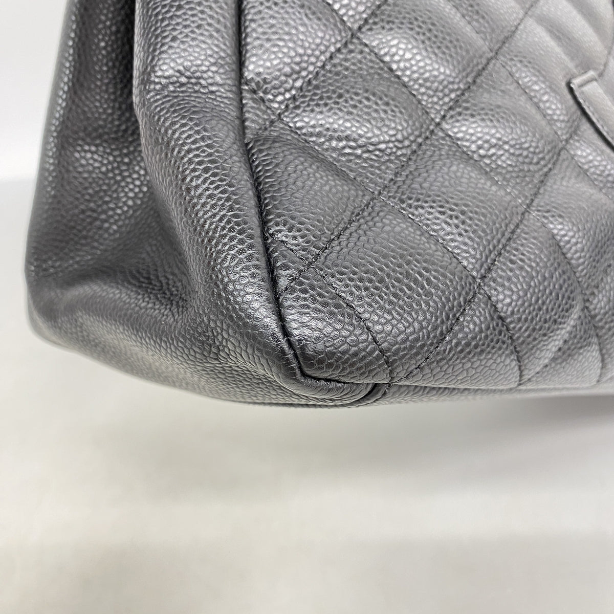 【6ie6779】シャネル チェーントート マトラッセ キャビアスキン ブラック ゴールド金具【中古】レディース
