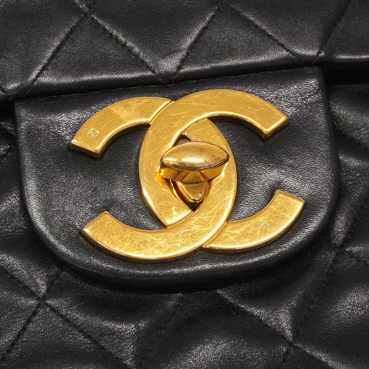 【6ie6820】シャネル ショルダーバッグ デカマトラッセ Wチェーン ラムスキン ブラック ゴールド金具【中古】レディース