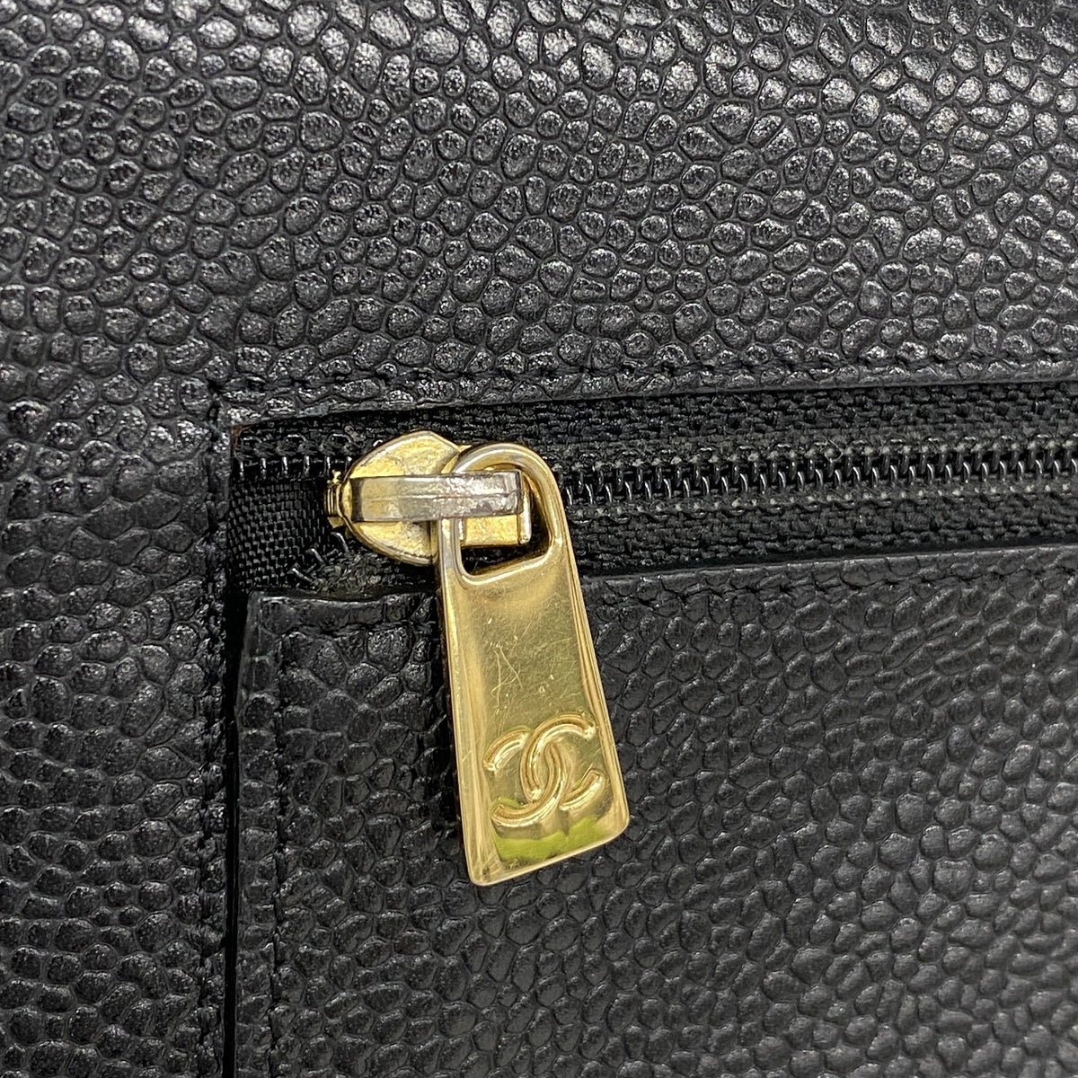 【6ie6830】シャネル 三つ折り財布 キャビアスキン ブラック シャンパンゴールド金具【中古】レディース