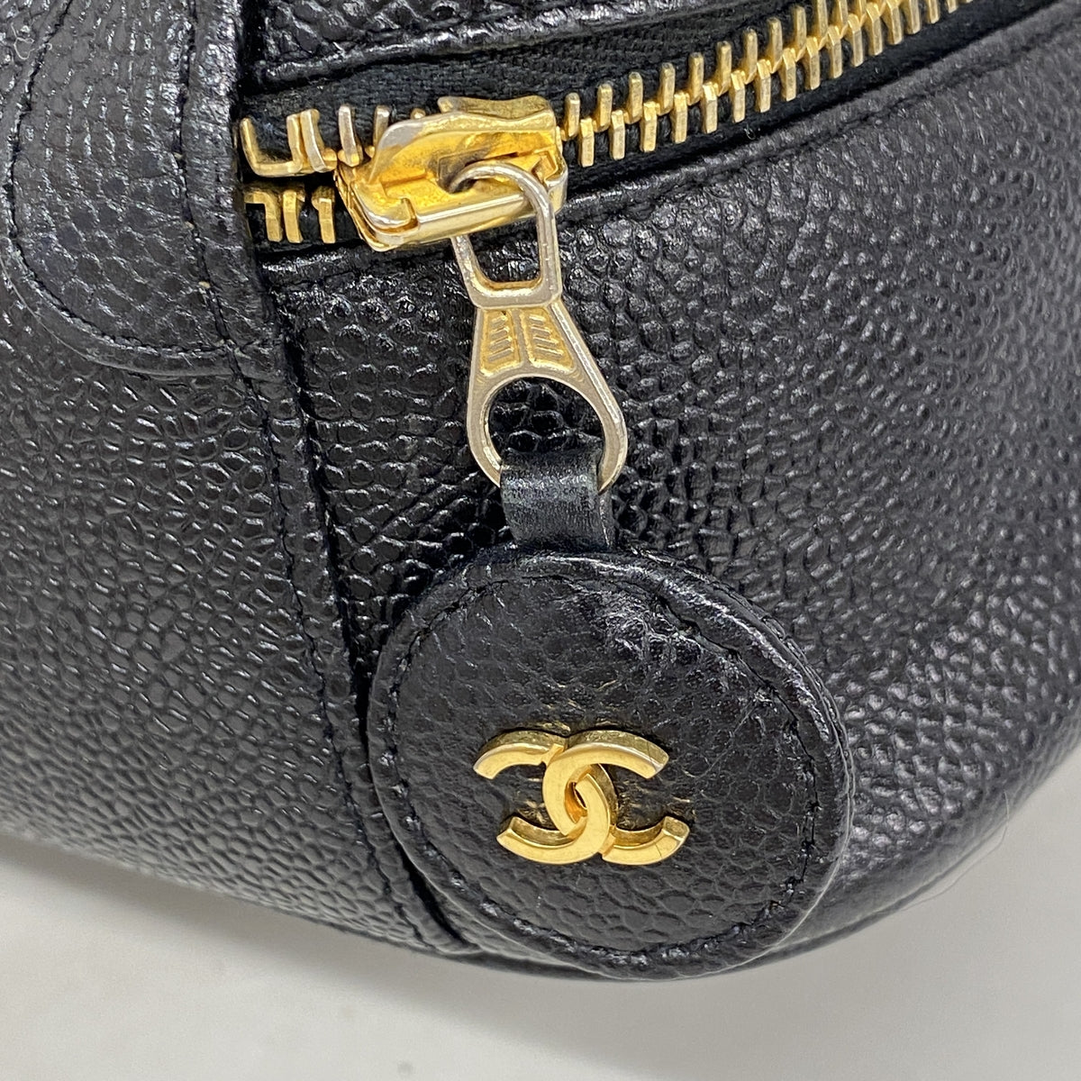 【6ie6833】シャネル バニティバッグ キャビアスキン ブラック ゴールド金具【中古】レディース