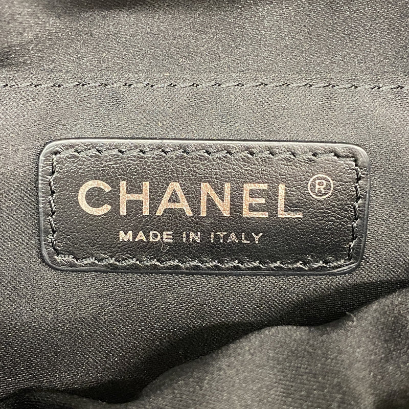 【6ie6834】シャネル ウエストバッグ マトラッセ ラムスキン ブラック シルバー金具【中古】レディース