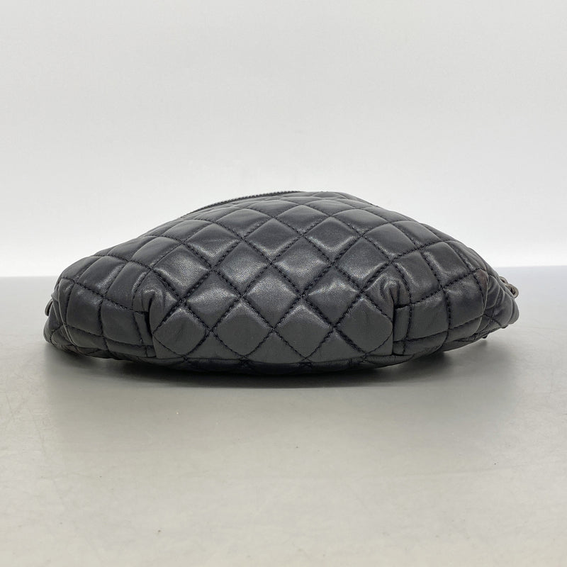 【6ie6834】シャネル ウエストバッグ マトラッセ ラムスキン ブラック シルバー金具【中古】レディース