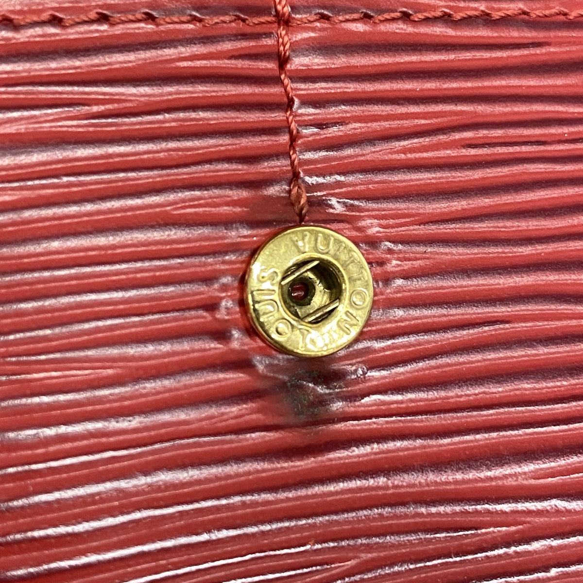 【6ie6849】ルイヴィトン 長財布 エピ ポシェットポルトモネクレディ M63577 カスティリアンレッド【中古】レディース