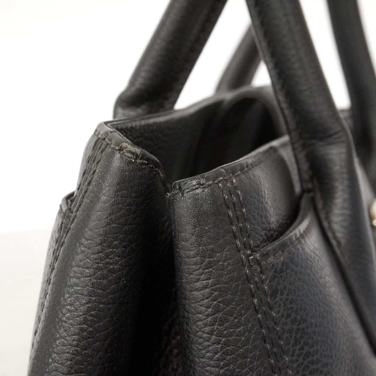 【6ie6852】シャネル トートバッグ エグゼクティブ キャビアスキン ブラック シルバー金具【中古】レディース