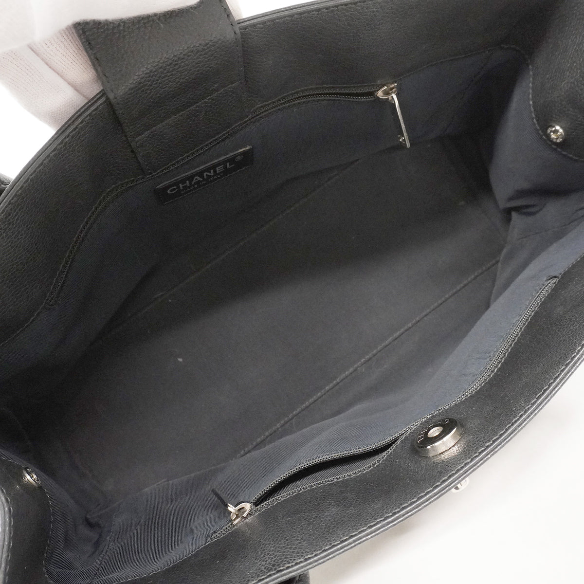 【6ie6852】シャネル トートバッグ エグゼクティブ キャビアスキン ブラック シルバー金具【中古】レディース