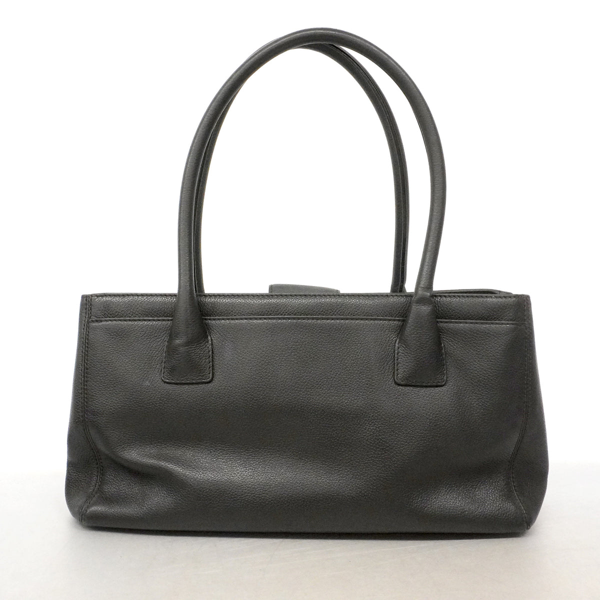 【6ie6852】シャネル トートバッグ エグゼクティブ キャビアスキン ブラック シルバー金具【中古】レディース