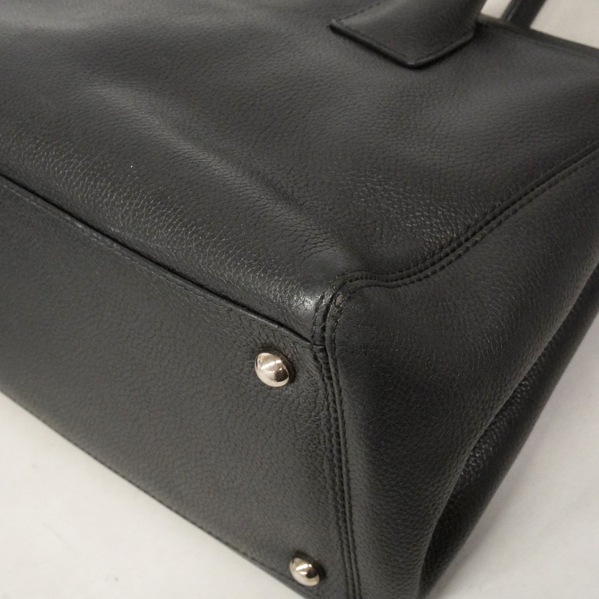 【6ie6852】シャネル トートバッグ エグゼクティブ キャビアスキン ブラック シルバー金具【中古】レディース