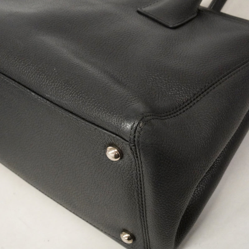 【6ie6852】シャネル トートバッグ エグゼクティブ キャビアスキン ブラック シルバー金具【中古】レディース