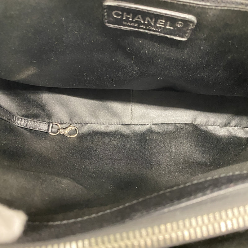 【6ie6872】シャネル チェーントート マトラッセ キャビアスキン ブラック シルバー金具【中古】レディース