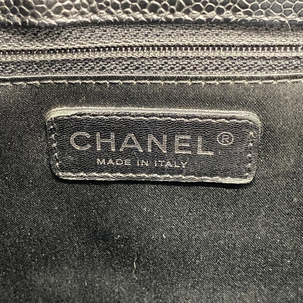【6ie6872】シャネル チェーントート マトラッセ キャビアスキン ブラック シルバー金具【中古】レディース