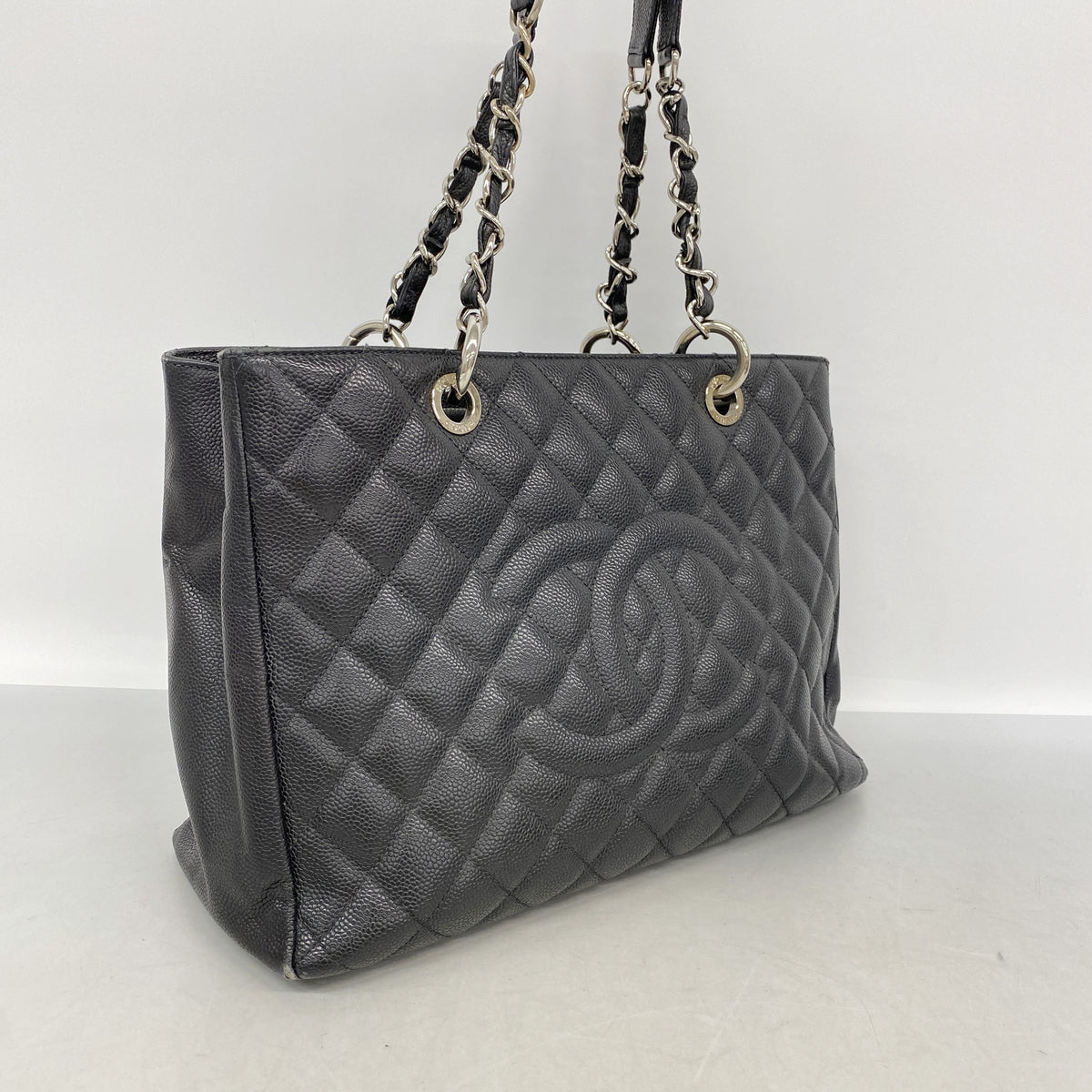 【6ie6872】シャネル チェーントート マトラッセ キャビアスキン ブラック シルバー金具【中古】レディース