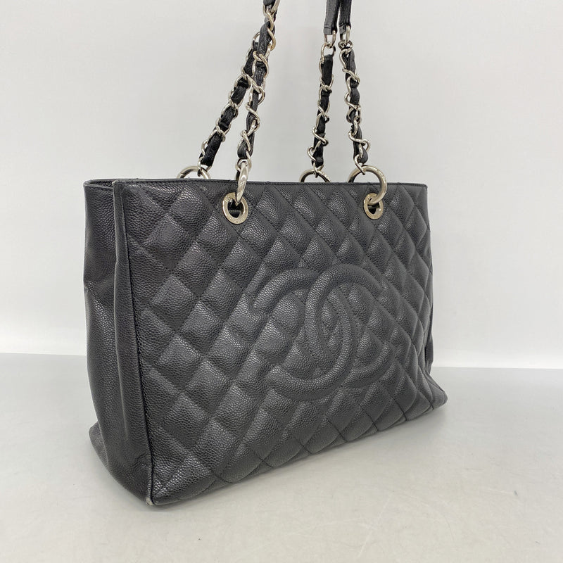 【6ie6872】シャネル チェーントート マトラッセ キャビアスキン ブラック シルバー金具【中古】レディース