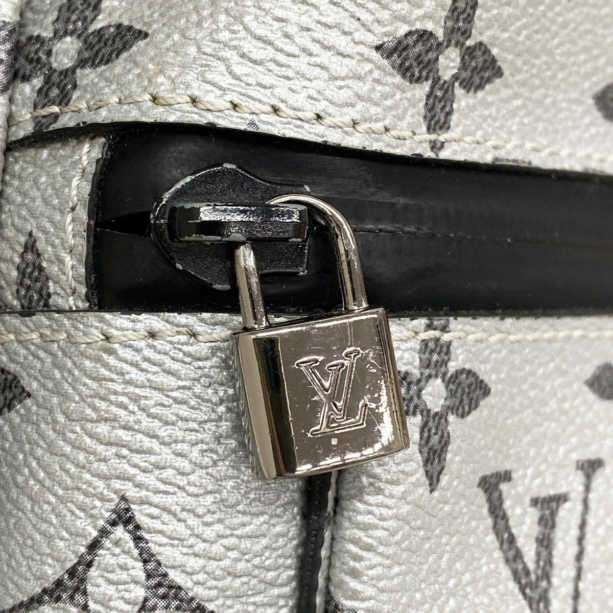 【6ie6936】ルイヴィトン ショルダーバッグ モノグラム・リフレクト メッセンジャーPM M43859 シルバー【中古】メンズ