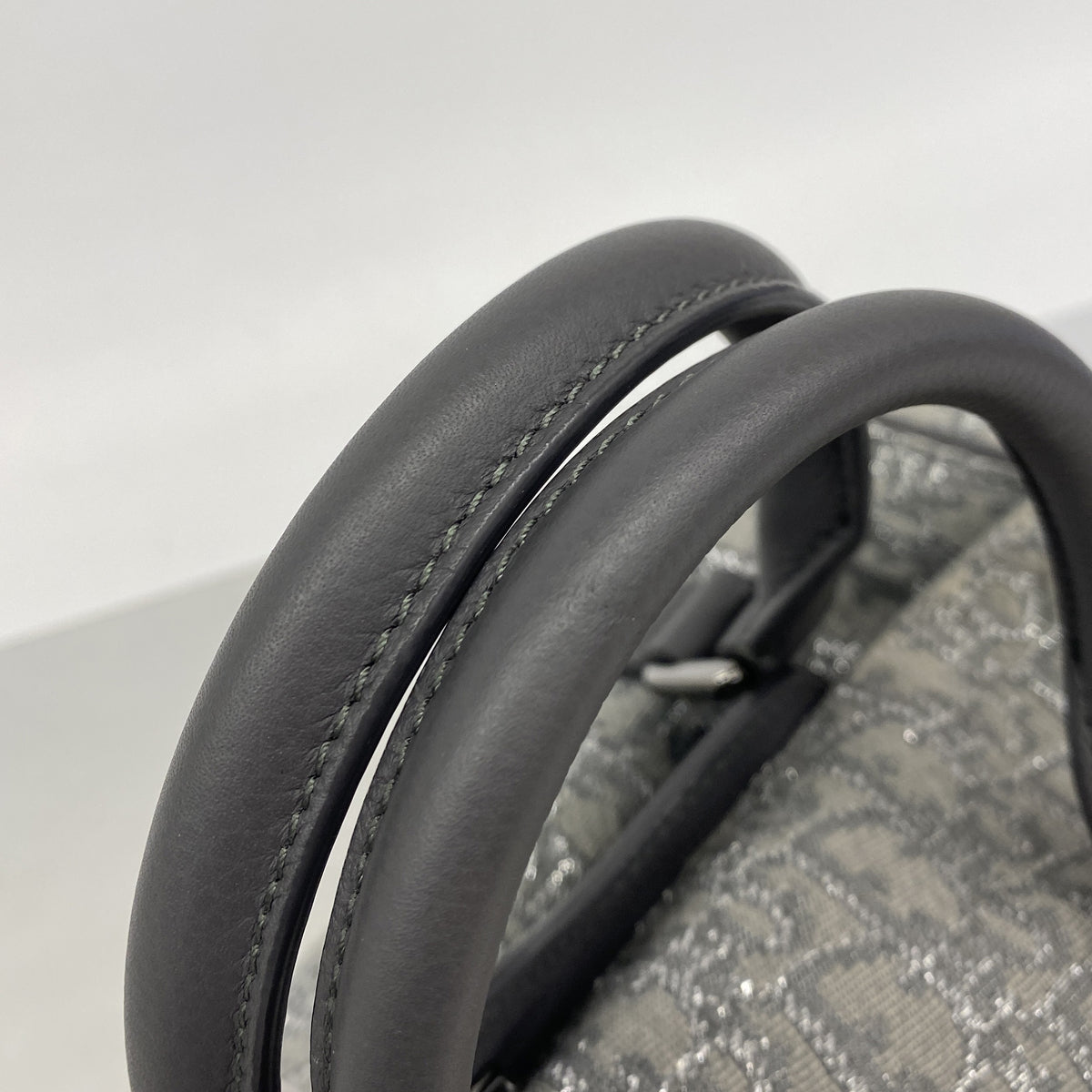 【6ie6939】クリスチャンディオール ハンドバッグ ランゴ26 キャンバス グレー シルバー金具 2wayバッグ【中古】レディース