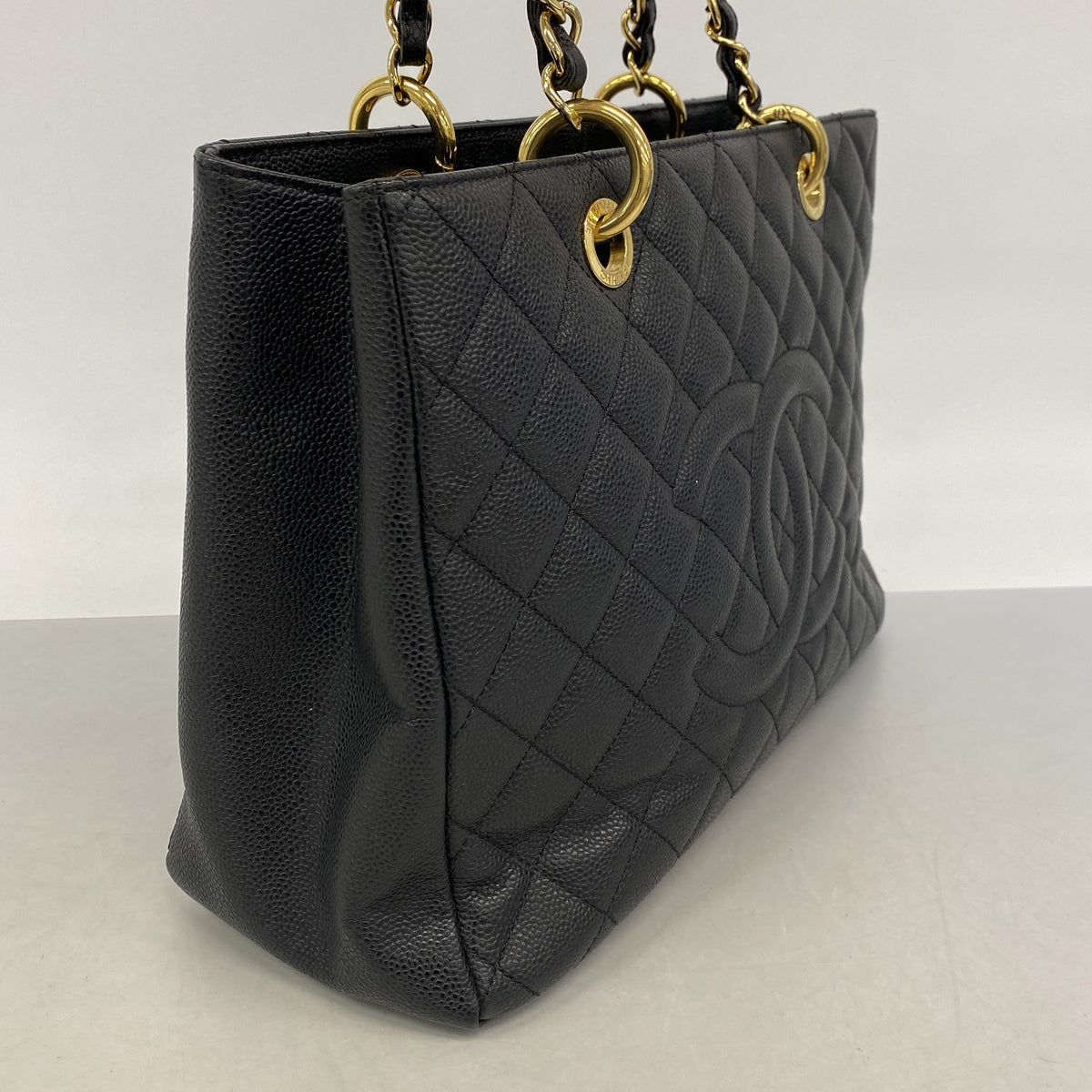 【6ie6940】シャネル チェーントート マトラッセ キャビアスキン ブラック ゴールド金具【中古】レディース