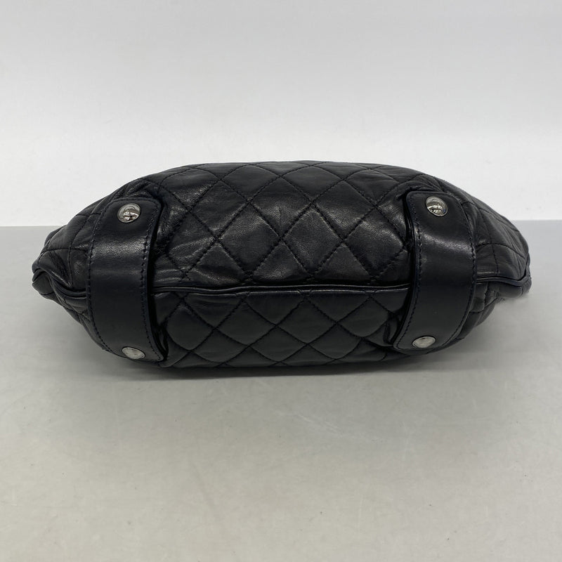 【6ie6942】シャネル ショルダーバッグ マトラッセ ラムスキン ブラック シルバー金具【中古】レディース
