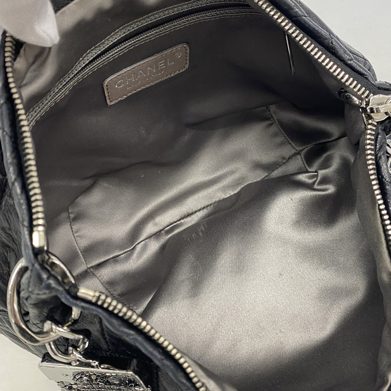 【6ie6942】シャネル ショルダーバッグ マトラッセ ラムスキン ブラック シルバー金具【中古】レディース