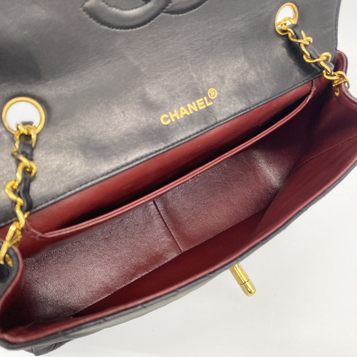 【6ie6959】シャネル ショルダーバッグ マトラッセ チェーンショルダー ラムスキン ブラック ゴールド金具【中古】レディース