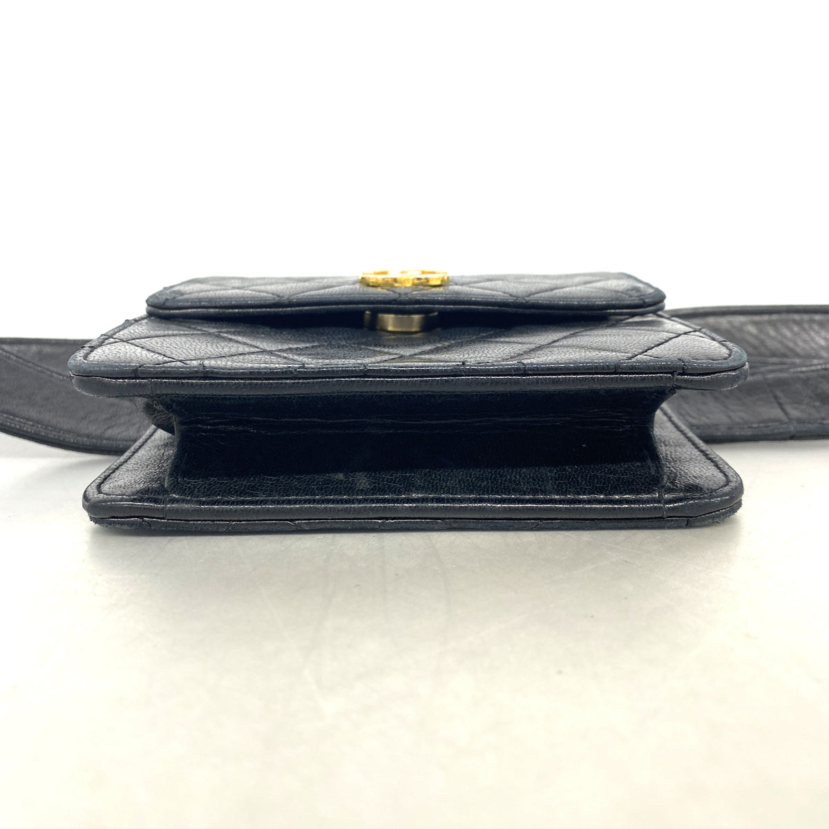 【6ie6960】シャネル ウエストバッグ マトラッセ ラムスキン ブラック ゴールド金具【中古】レディース