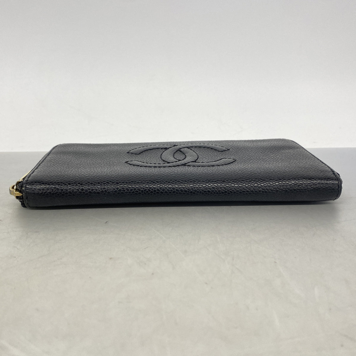 【6ie6987】シャネル 長財布 キャビアスキン ブラック ゴールド金具【中古】レディース