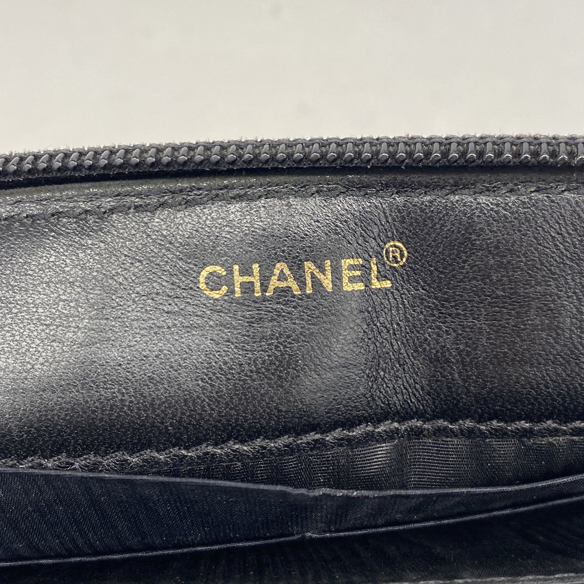 【6ie6987】シャネル 長財布 キャビアスキン ブラック ゴールド金具【中古】レディース