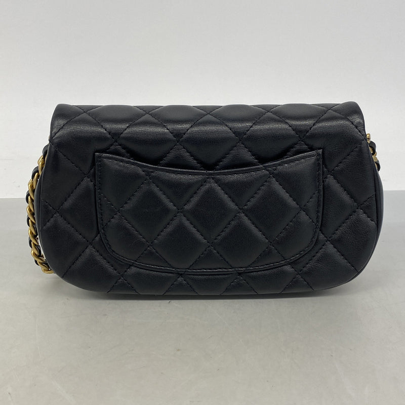【6ie6988】シャネル ショルダーバッグ マトラッセ チェーンショルダー ラムスキン ブラック ゴールド金具【中古】レディース