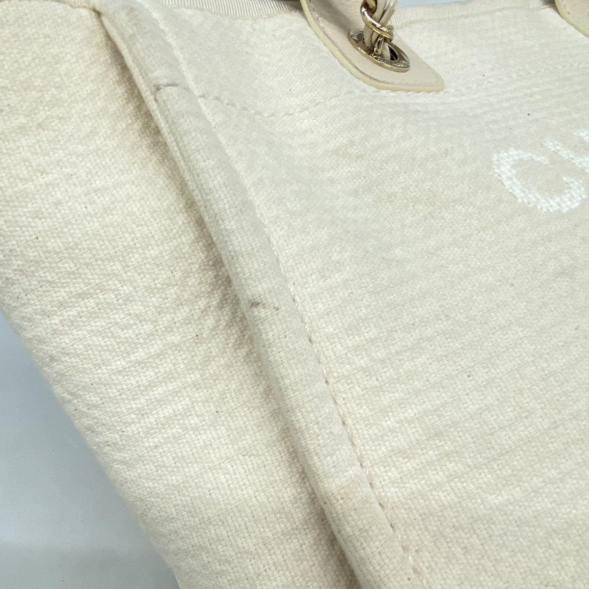 【6ie6989】シャネル チェーントート ドーヴィル キャンバス ホワイト シャンパンゴールド金具 2wayバッグ【中古】レディース