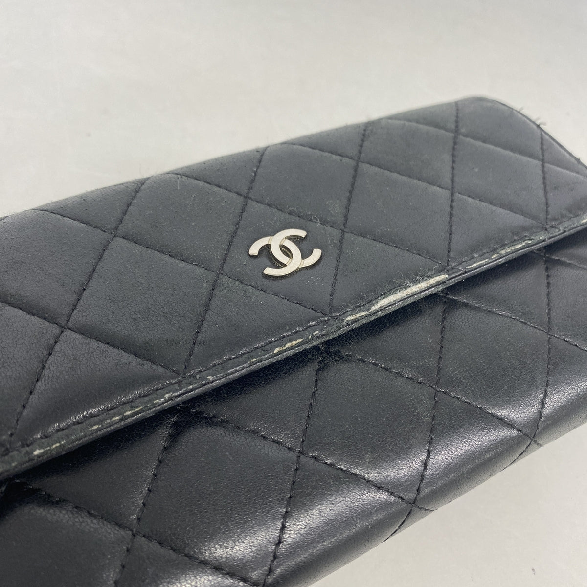 【6ie6990】シャネル 長財布 マトラッセ ラムスキン ブラック シルバー金具【中古】レディース