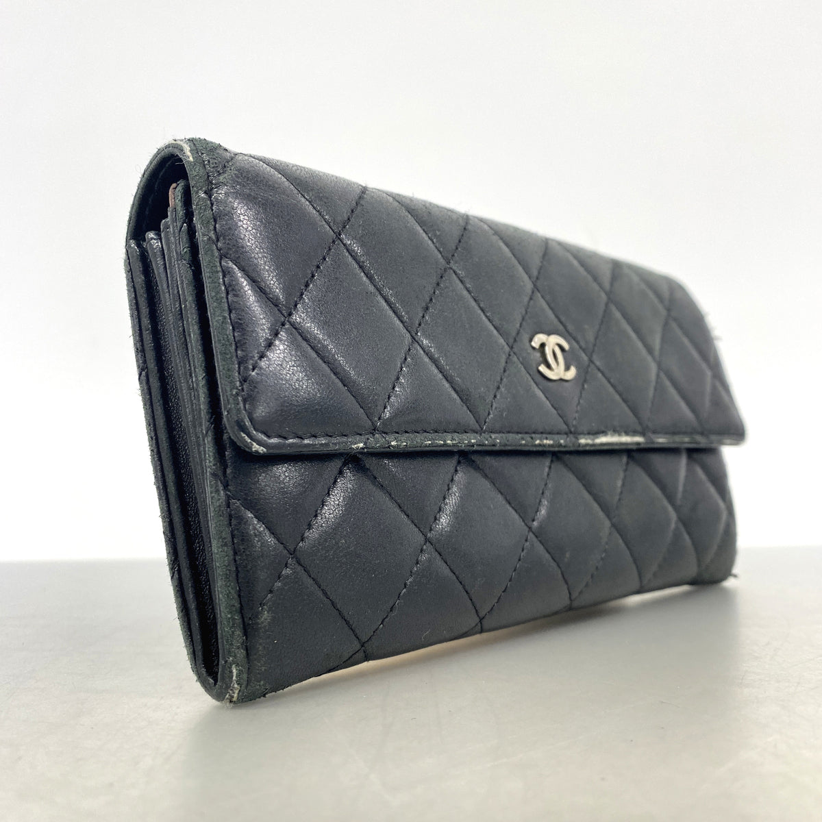【6ie6990】シャネル 長財布 マトラッセ ラムスキン ブラック シルバー金具【中古】レディース