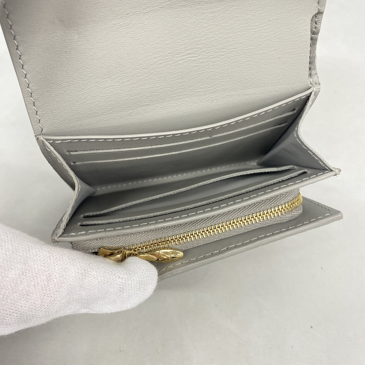 【6ie6996】ルイヴィトン 財布 トリヨン ポルトフォイユカプシーヌタイニー M12406 フリントグレー【中古】レディース