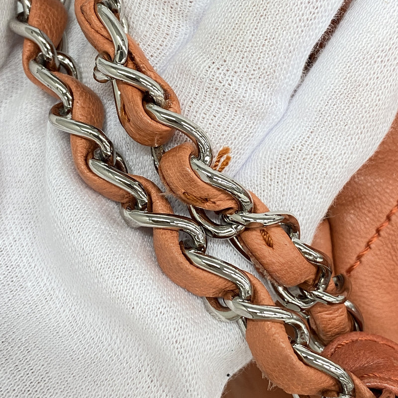 【6ie7021】シャネル ショルダーバッグ マトラッセ チェーンショルダー ラムスキン ピンクオレンジ シルバー金具【中古】レディース