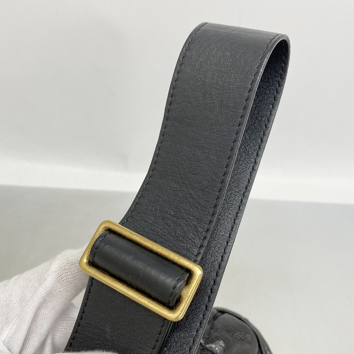 【6ie7061】シャネル ショルダーバッグ マトラッセ チェーンショルダー キャビアスキン ブラック ゴールド金具【中古】レディース
