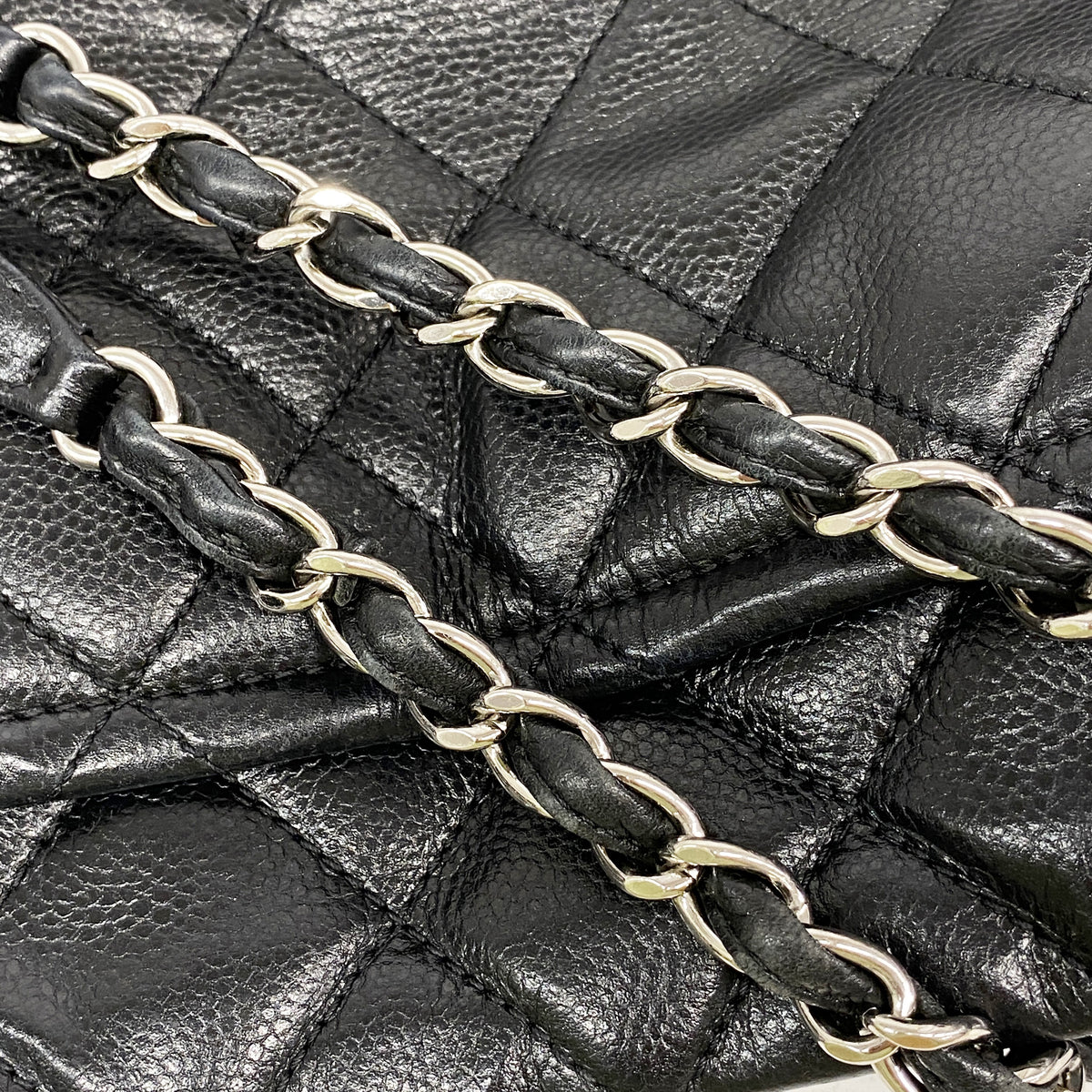 【6ie7083】シャネル ショルダーバッグ マトラッセ チェーンショルダー キャビアスキン ブラック シルバー金具【中古】レディース
