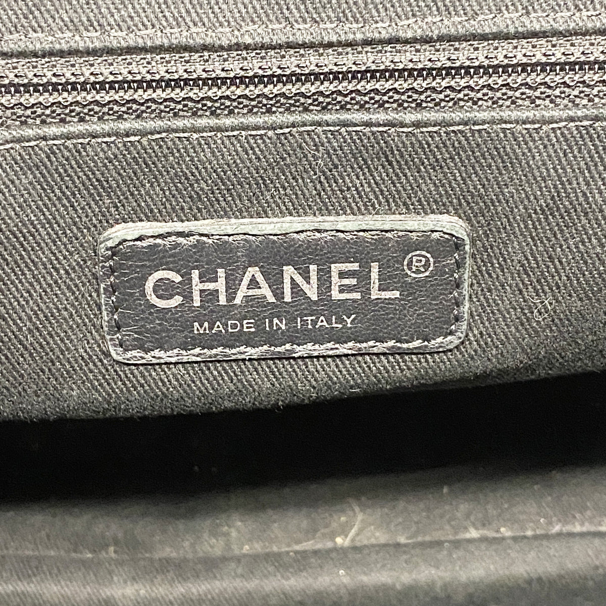 【6ie7083】シャネル ショルダーバッグ マトラッセ チェーンショルダー キャビアスキン ブラック シルバー金具【中古】レディース