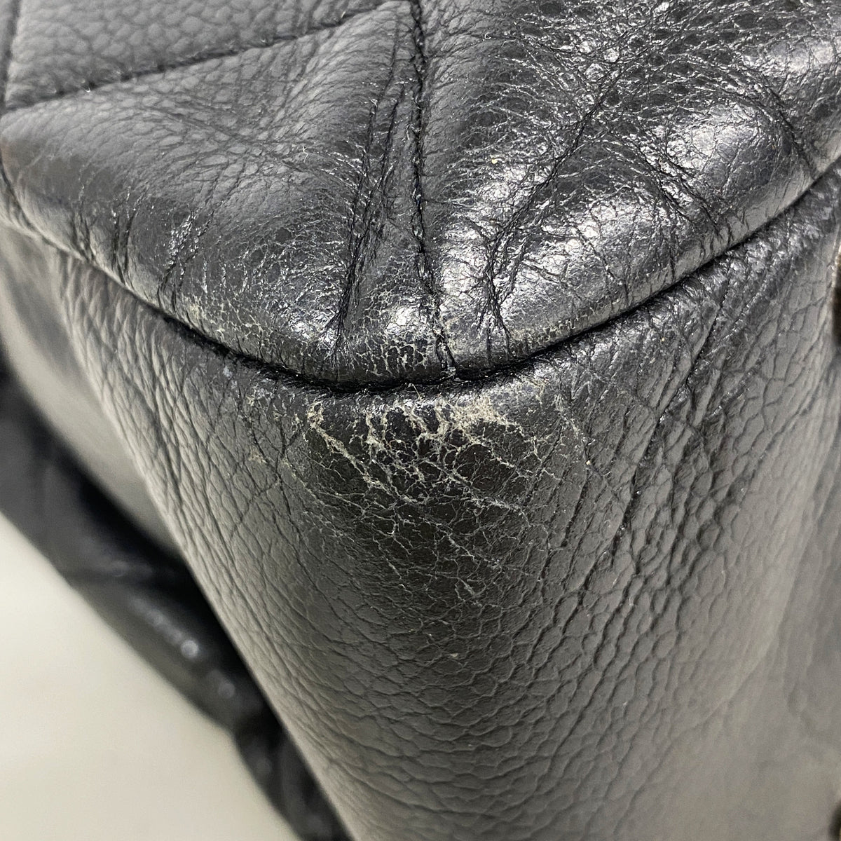 【6ie7083】シャネル ショルダーバッグ マトラッセ チェーンショルダー キャビアスキン ブラック シルバー金具【中古】レディース