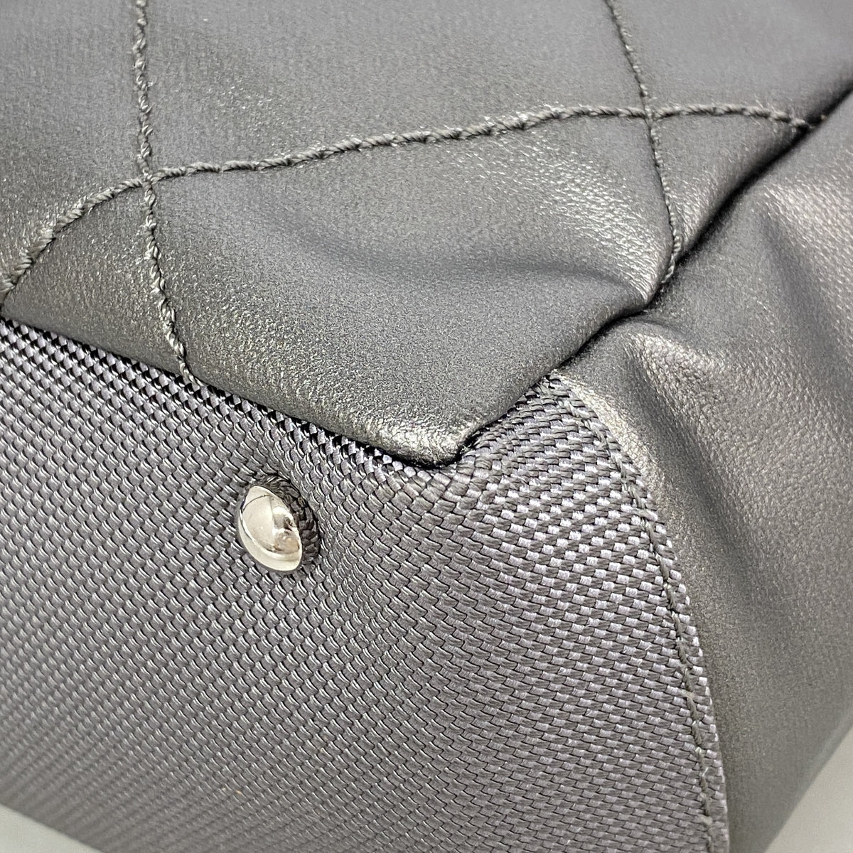 【6ie7092】シャネル トートバッグ パリビアリッツ キャンバス シルバー アイボリー シルバー金具【中古】レディース