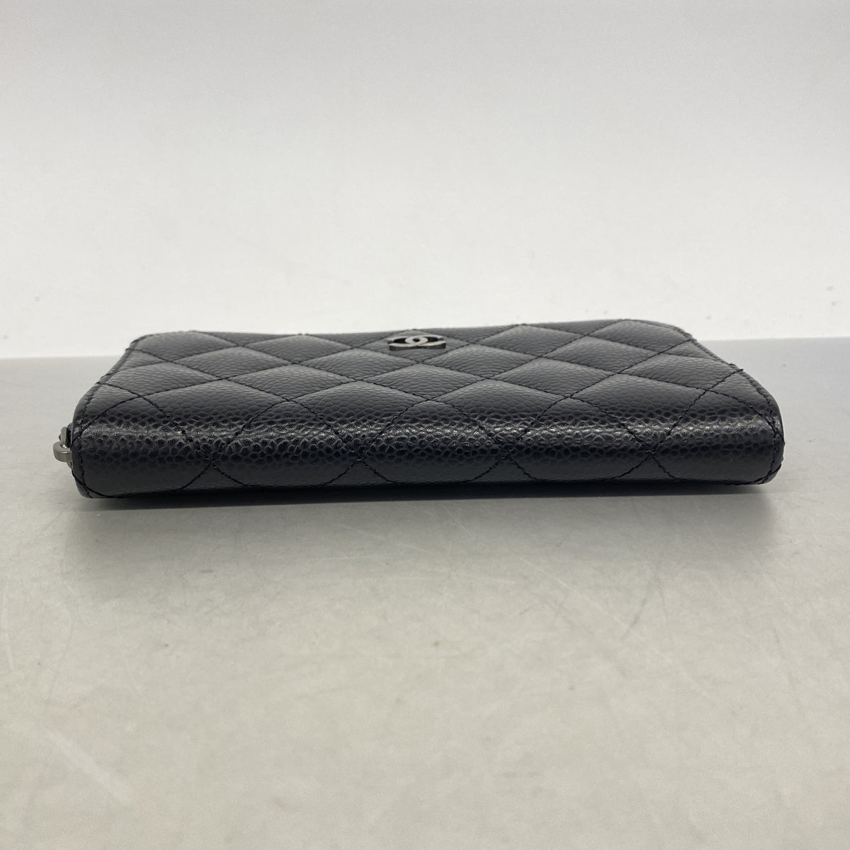 【6ie7110】シャネル 財布 マトラッセ キャビアスキン ブラック シルバー金具【中古】レディース