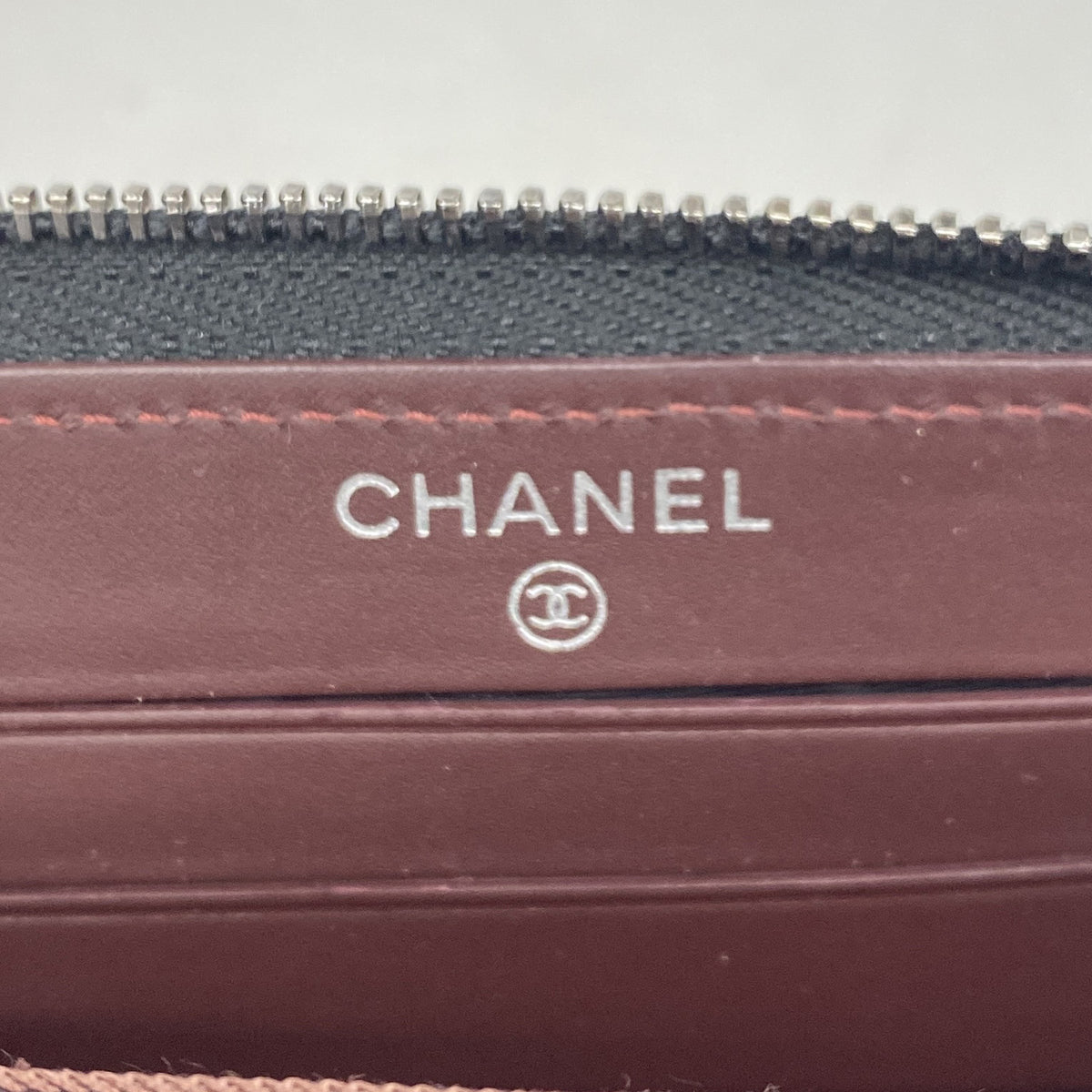 【6ie7110】シャネル 財布 マトラッセ キャビアスキン ブラック シルバー金具【中古】レディース