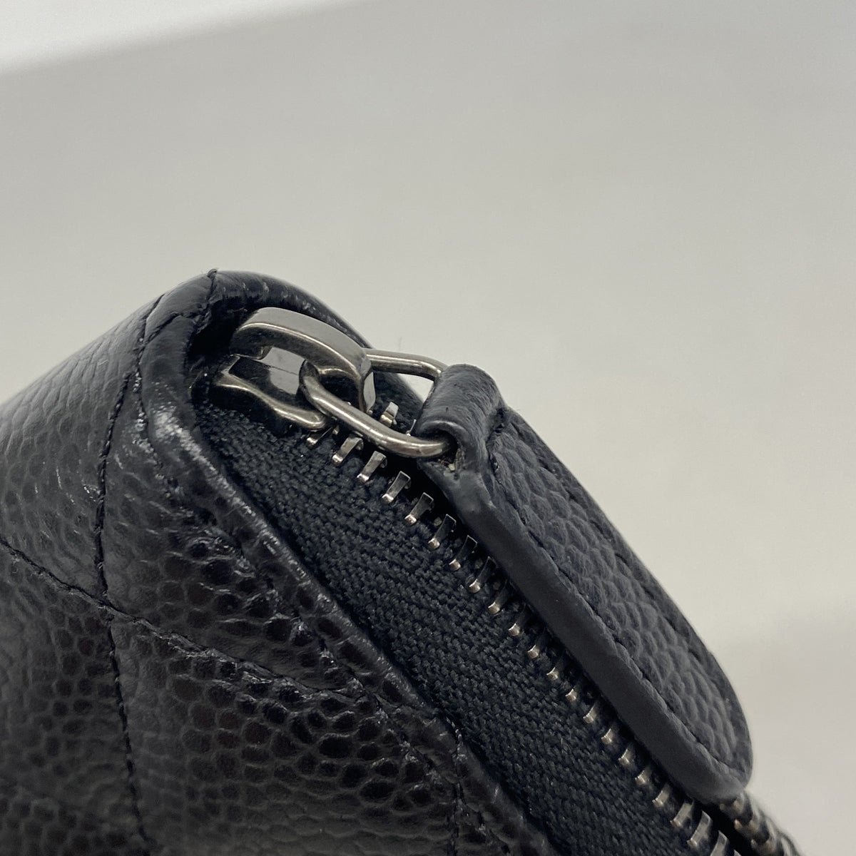 【6ie7110】シャネル 財布 マトラッセ キャビアスキン ブラック シルバー金具【中古】レディース