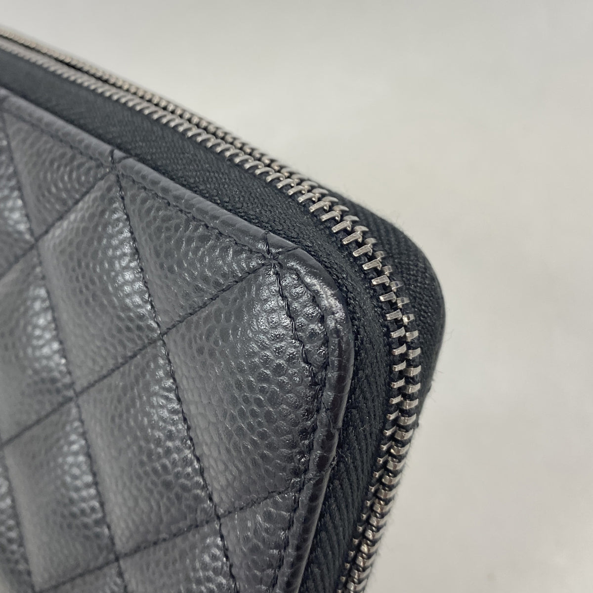 【6ie7110】シャネル 財布 マトラッセ キャビアスキン ブラック シルバー金具【中古】レディース