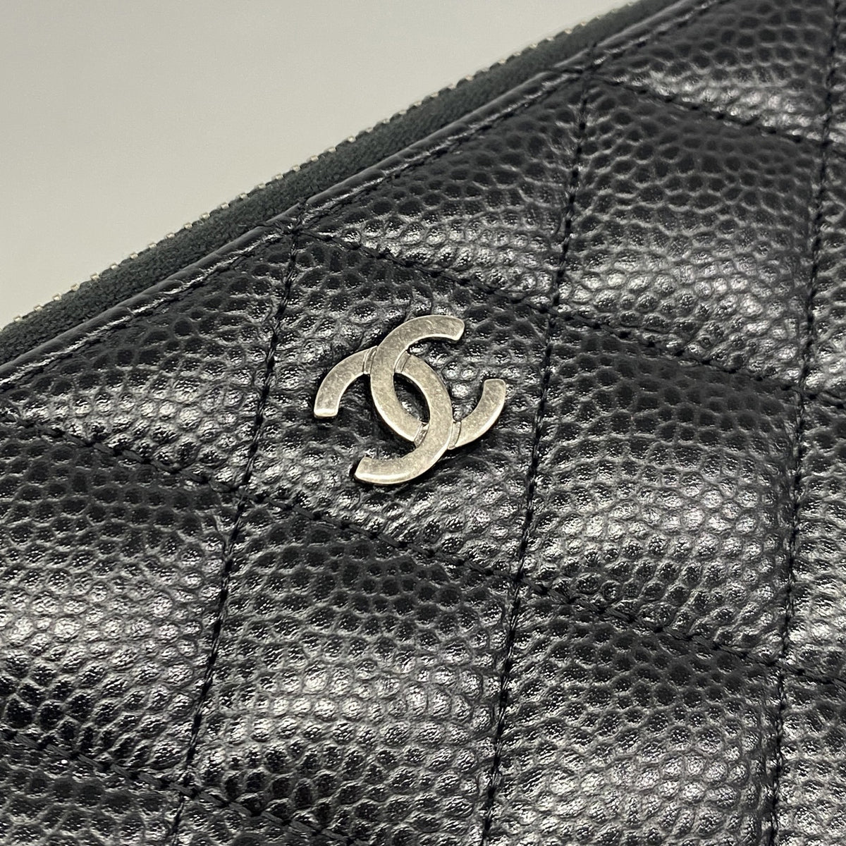 【6ie7110】シャネル 財布 マトラッセ キャビアスキン ブラック シルバー金具【中古】レディース