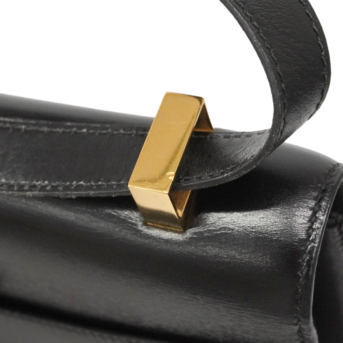 【6ie7133】エルメス ショルダーバッグ コンスタンス23 ボックスカーフ ブラック ゴールド金具 〇P刻印【中古】レディース